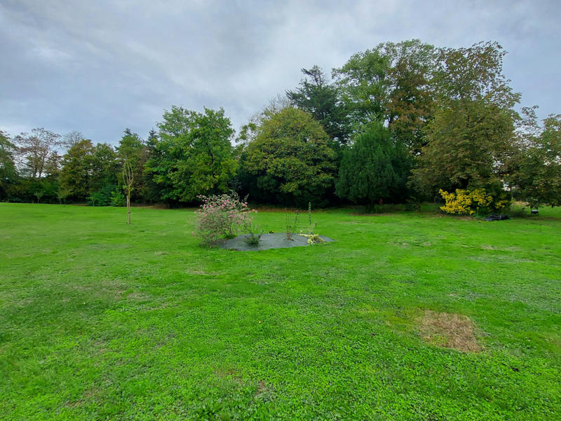 Maison - 307 m² - 11 pièces