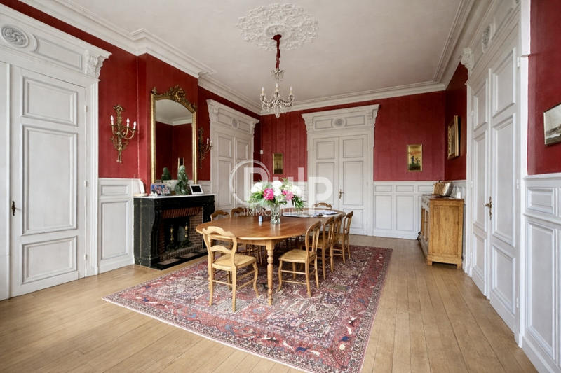 Demeure - 312 m² - 10 pièces