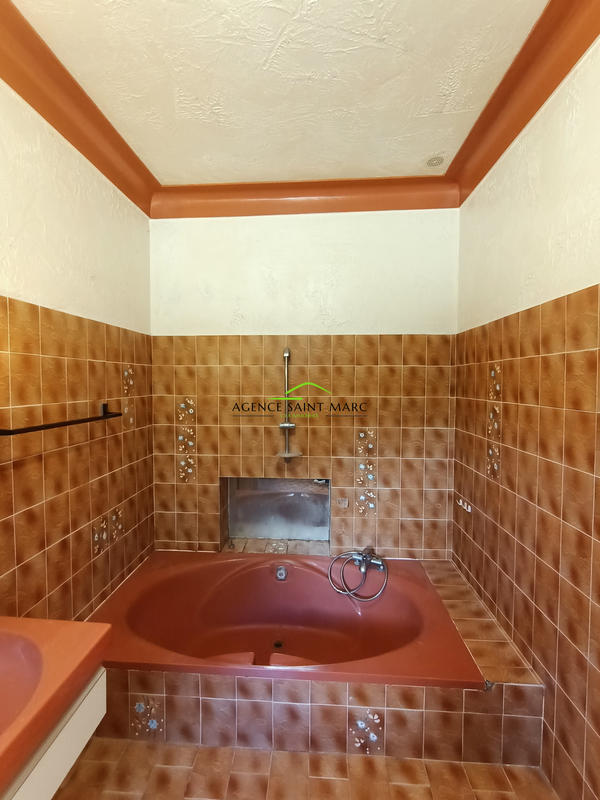 Propriété - 180 m² - 6 pièces