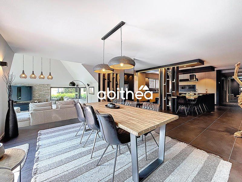 Villa - 388 m² - 9 pièces