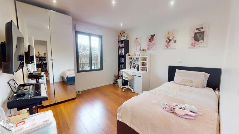 Maison - 203 m² - 8 pièces