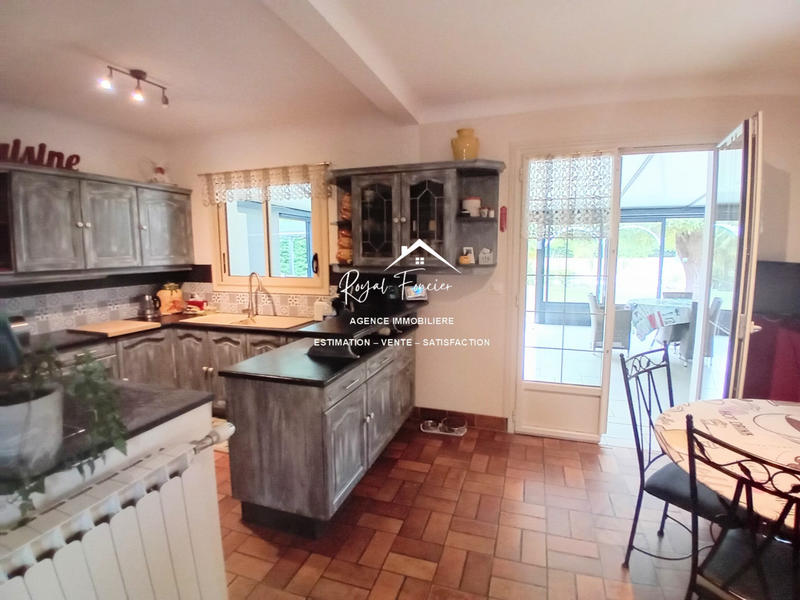 Maison traditionnelle - 296 m² - 12 pièces