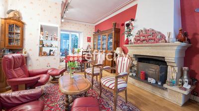 Maison - 189 m² - 8 pièces