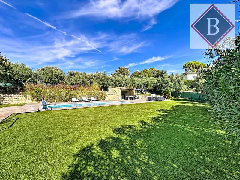 Maison - 181 m² - 7 pièces