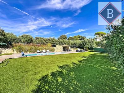 Maison - 181 m² - 7 pièces