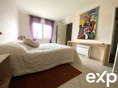 Maison - 240 m² - 6 pièces