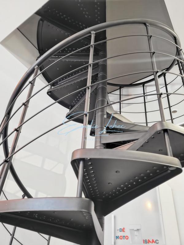 Immeuble - 92 m² - 6 pièces