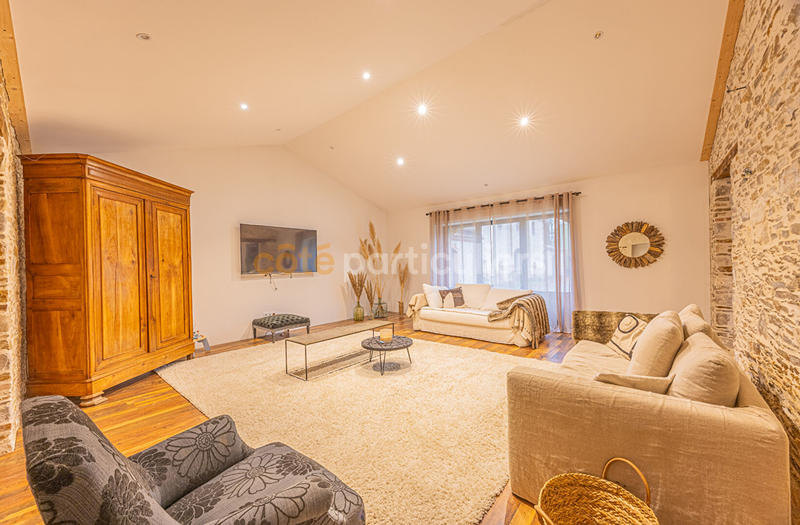 Maison - 226 m² - 7 pièces