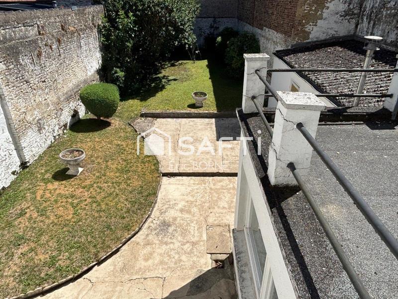 Maison - 180 m² - 8 pièces