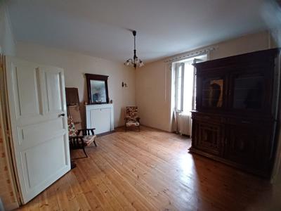 Maison - 150 m² - 9 pièces