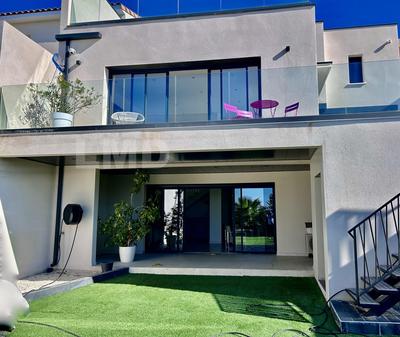 Maison - 235 m² - 7 pièces