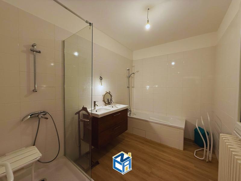 Maison - 192 m² - 5 pièces