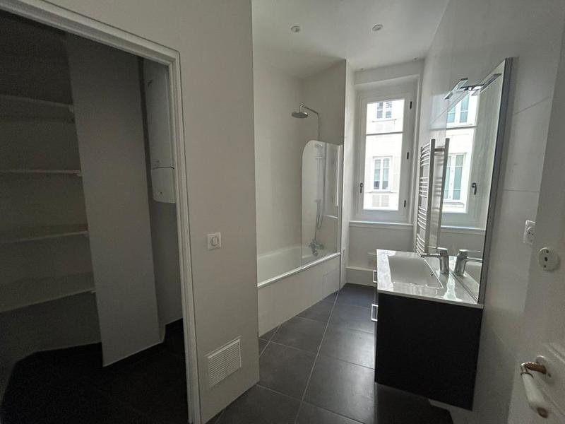 Appartement - 102 m² - 4 pièces