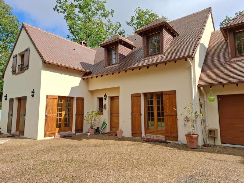 Demeure - 324 m² - 13 pièces