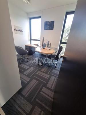 Bureau - 115 m² - 8 pièces