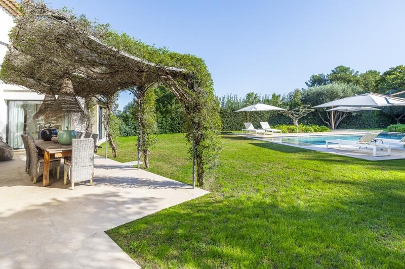 Villa - 420 m² - 8 pièces