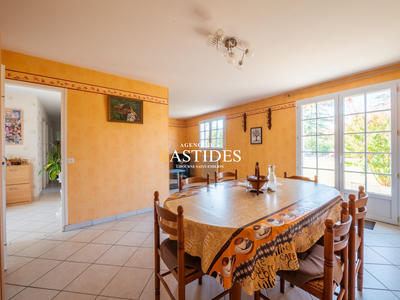 Maison traditionnelle - 111 m² - 5 pièces