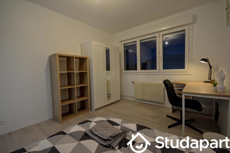 Chambre - 14 m² - 1 pièce