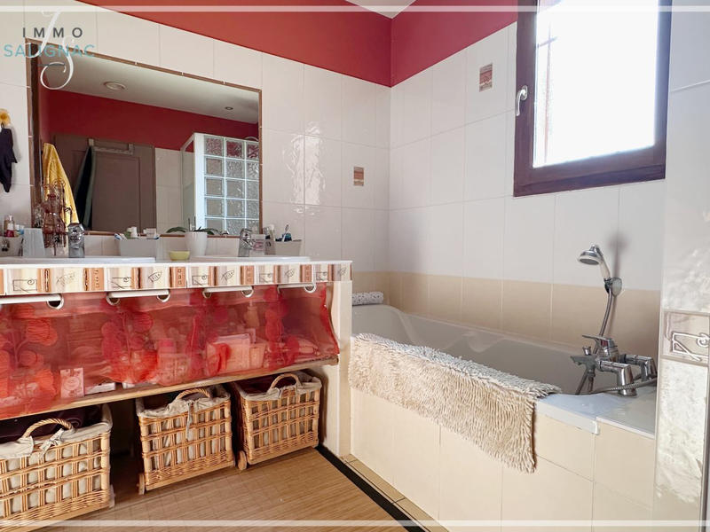 Maison - 100 m² - 5 pièces