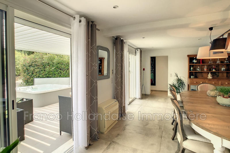 Maison - 324 m² - 10 pièces