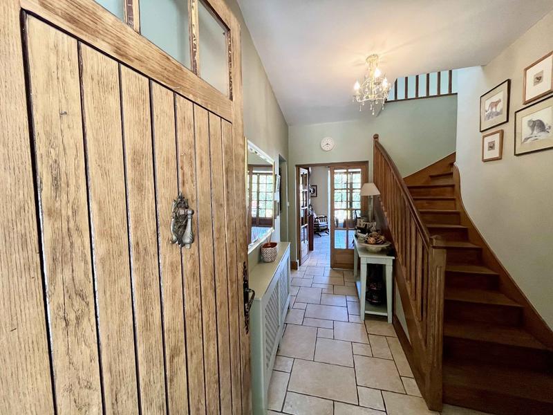 Maison - 285 m² - 8 pièces