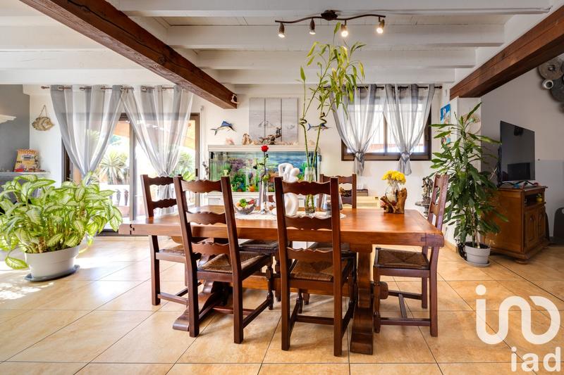 Maison - 260 m² - 7 pièces