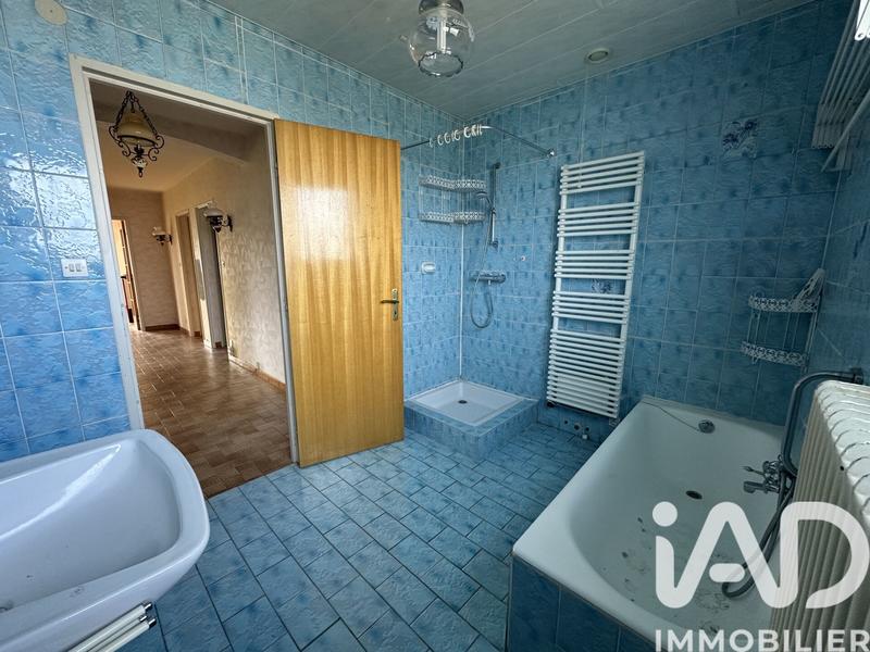 Maison - 218 m² - 7 pièces