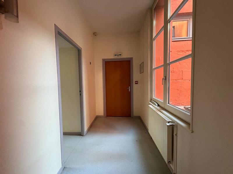 Local commercial - 263 m²