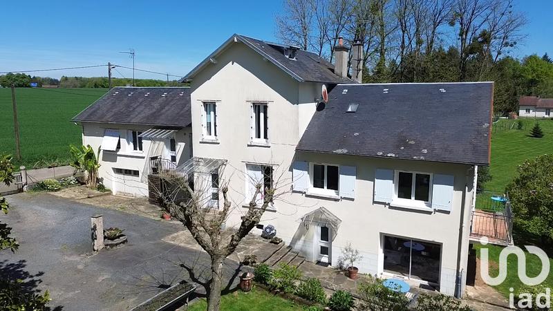 Maison - 202 m² - 9 pièces