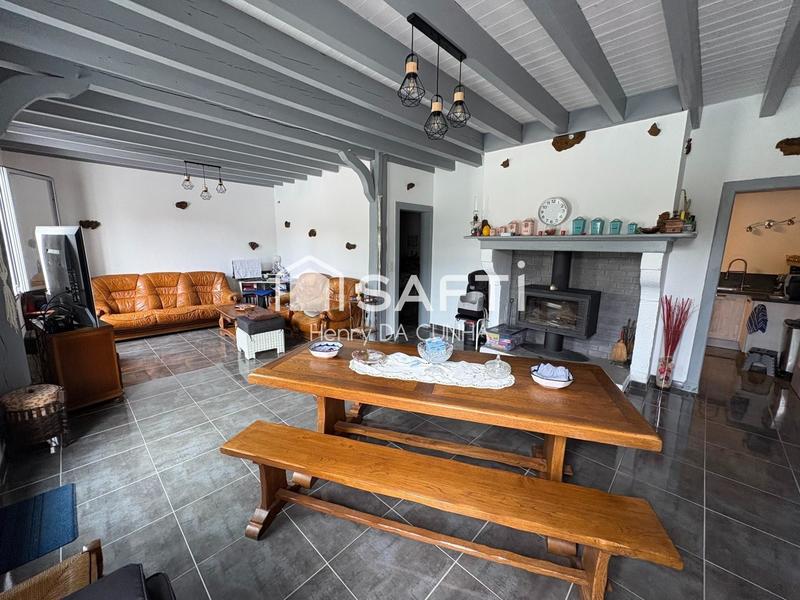 Maison - 180 m² - 8 pièces