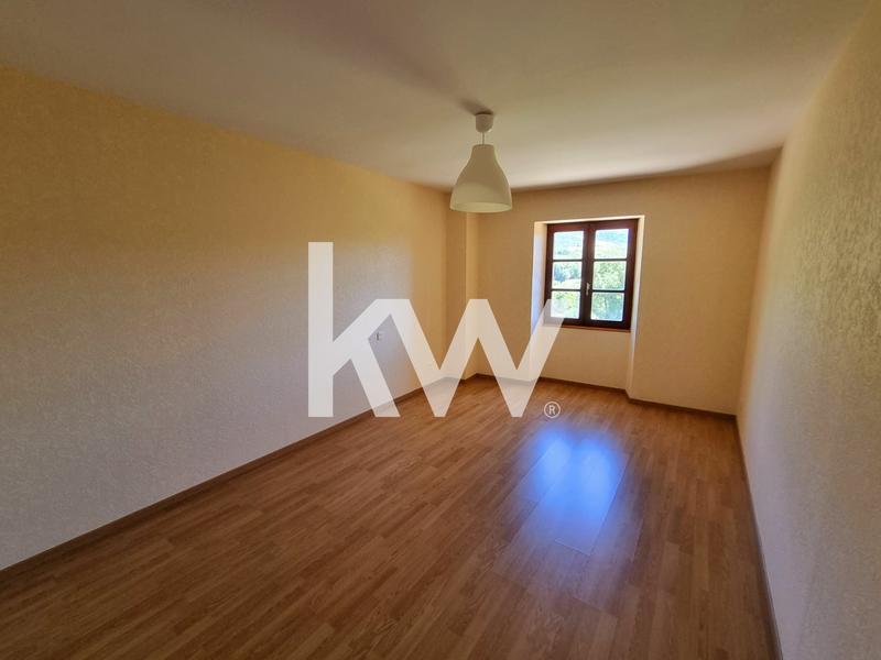 Maison - 236 m² - 7 pièces