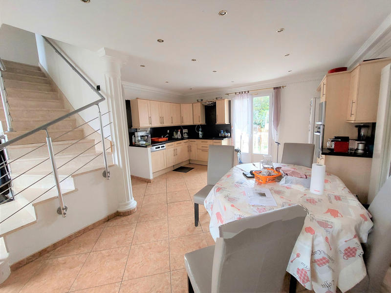 Maison - 120 m² - 4 pièces