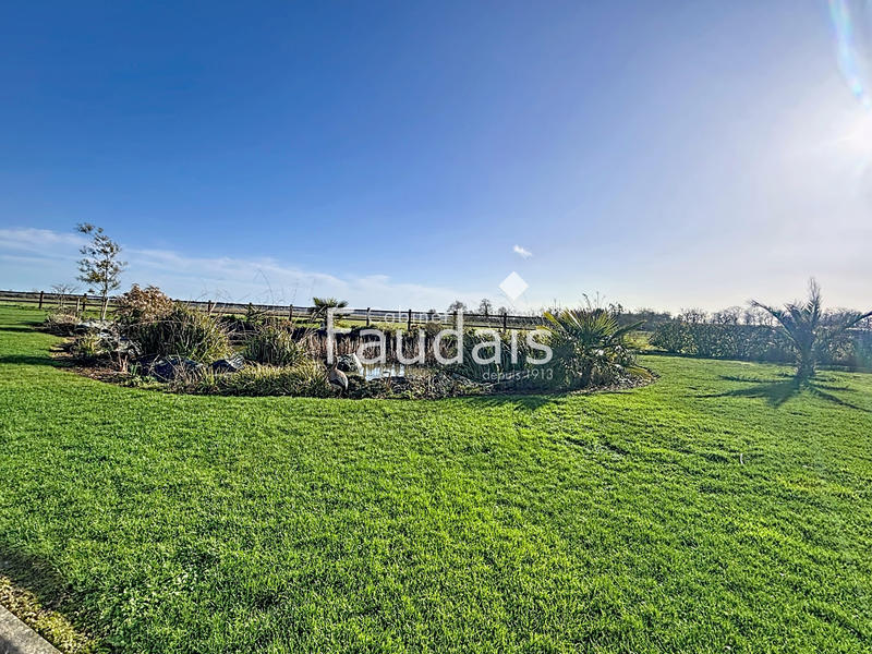 Maison - 246 m² - 8 pièces