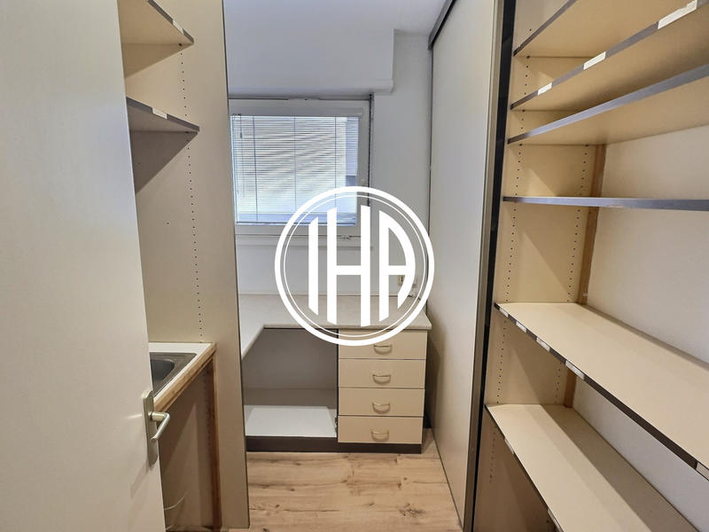 Local d'activités - 61 m²