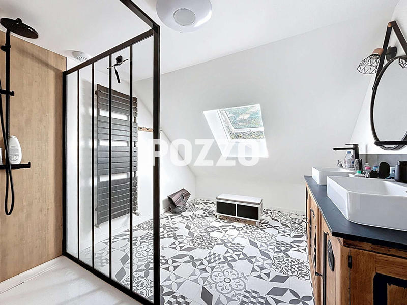 Maison - 179 m² - 8 pièces