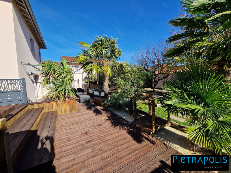 Maison traditionnelle - 171 m² - 5 pièces