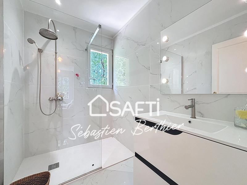 Maison de maîtres - 240 m² - 7 pièces