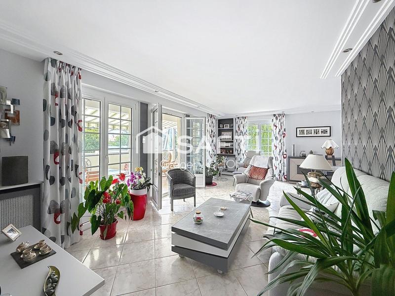 Maison - 159 m² - 7 pièces