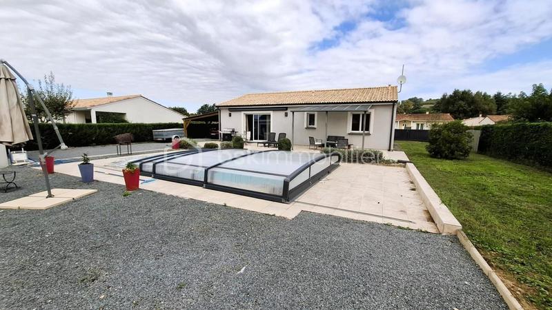 Maison traditionnelle - 88 m² - 4 pièces