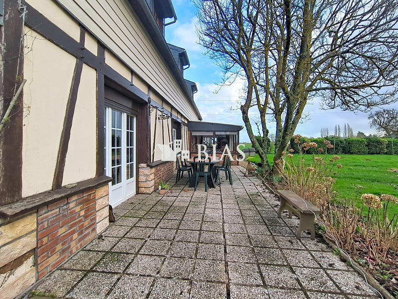 Maison traditionnelle - 180 m² - 7 pièces