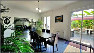 Villa - 301 m² - 11 pièces