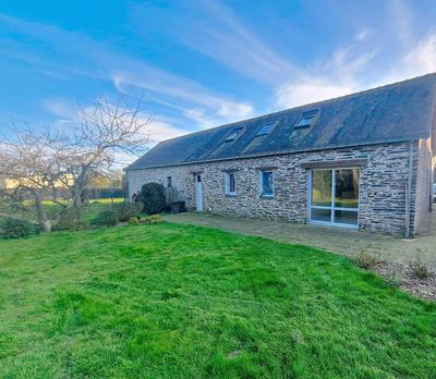 Maison - 152 m² - 8 pièces