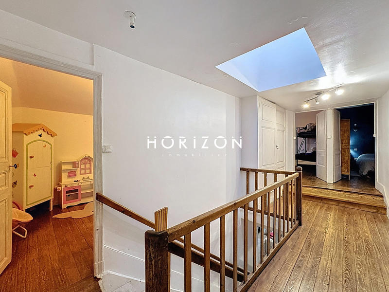 Maison - 162 m² - 7 pièces