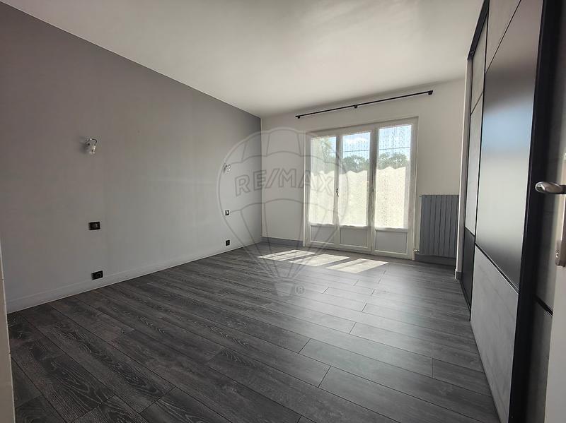 Maison - 180 m² - 7 pièces