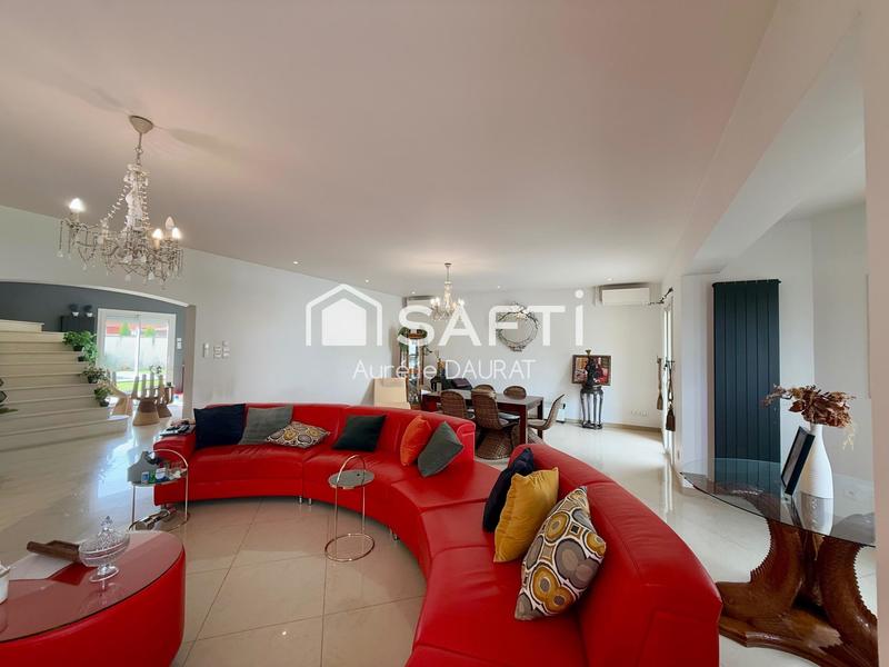 Maison - 250 m² - 7 pièces