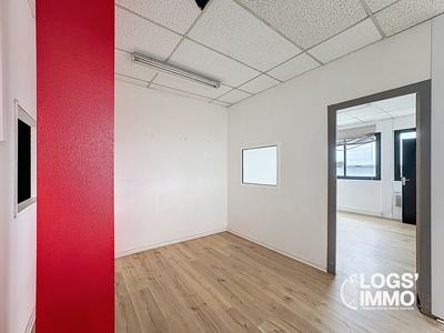 Bureau - 65 m² - 5 pièces