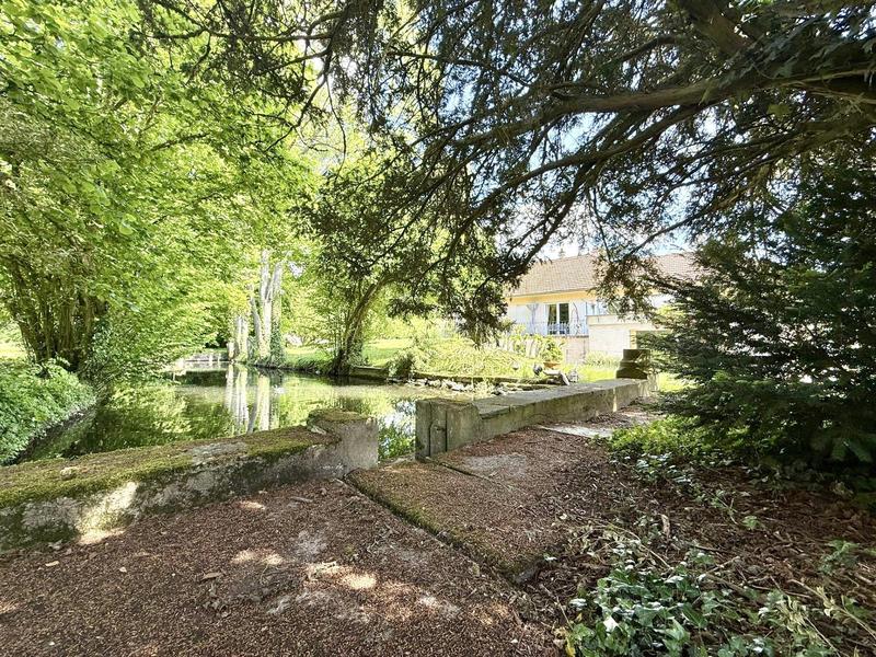 Maison - 274 m² - 6 pièces