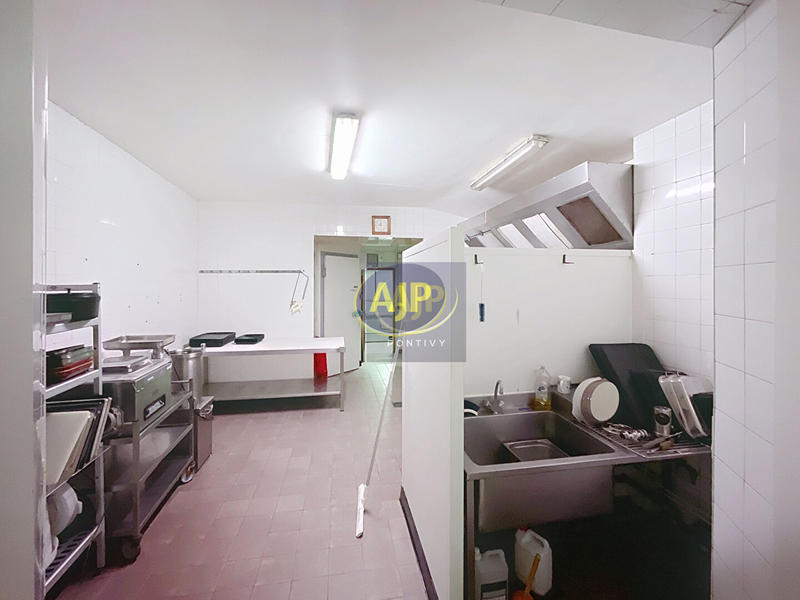 Immeuble - 147 m² - 5 pièces