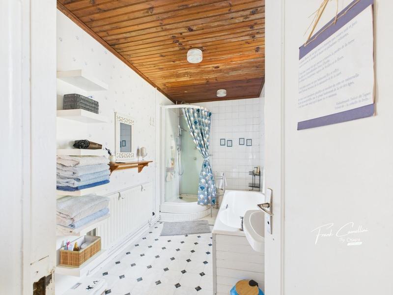 Maison - 257 m² - 10 pièces