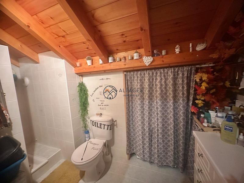 Châlet - 225 m² - 9 pièces